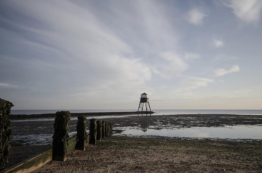 Lighthouse, Reflection, Mirror Image, Mirroring, Sea, Ocean, Seascape, Horizon, Harwich, Landscape, Beach