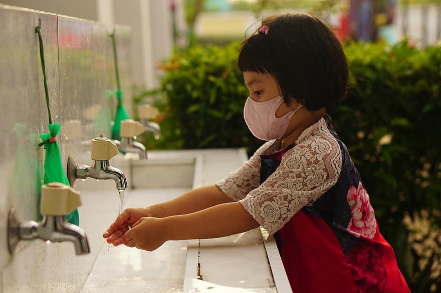 ребенок, маскировать, мытье рук, маска для лица, девушка, малышка, азиатская девушка, пандемия, санитария, COVID-19, вирус