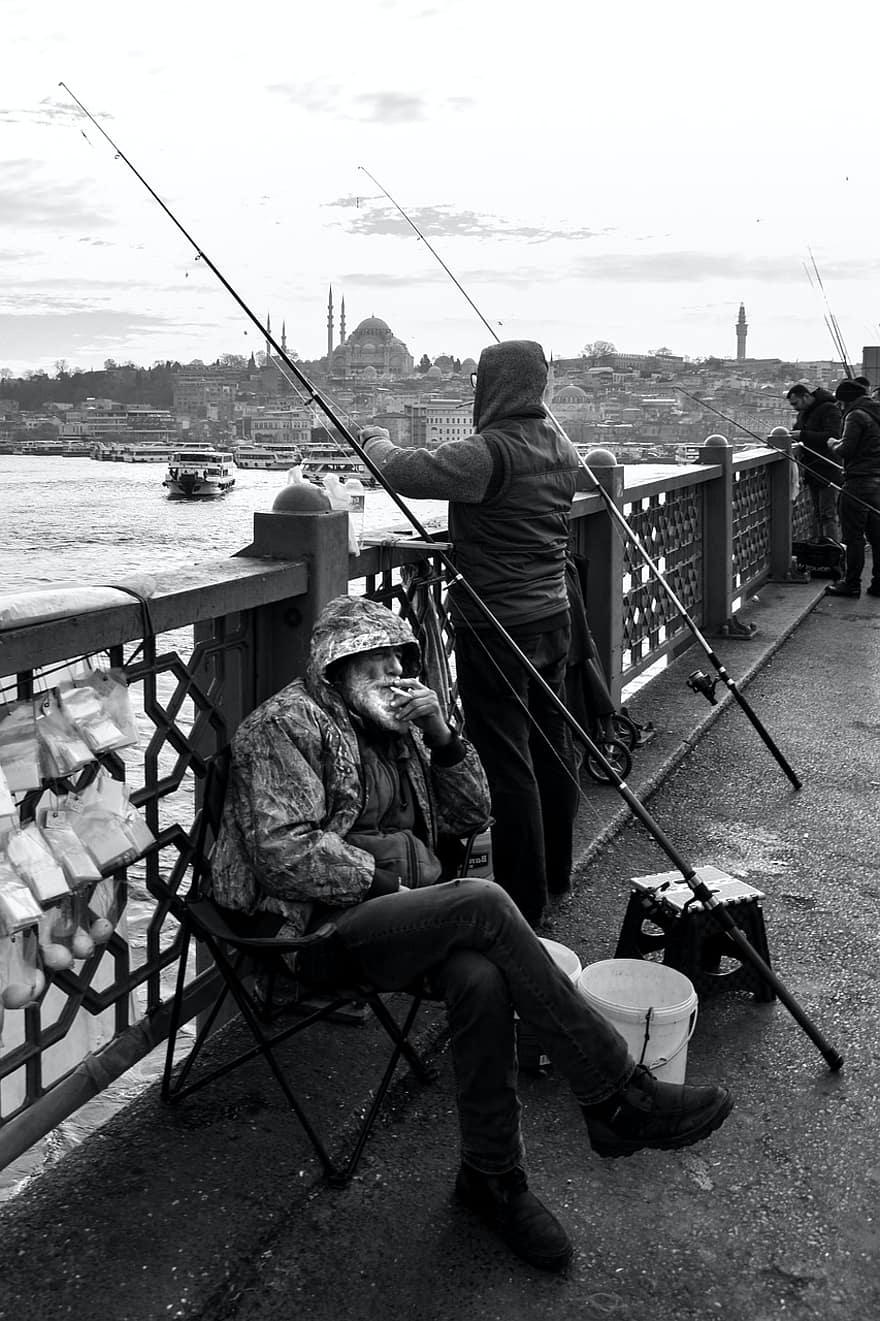 fiske, bro, fritid, utendørs, menn, fisker, hobbyer, fiskestang, svart og hvit, sitter, voksen