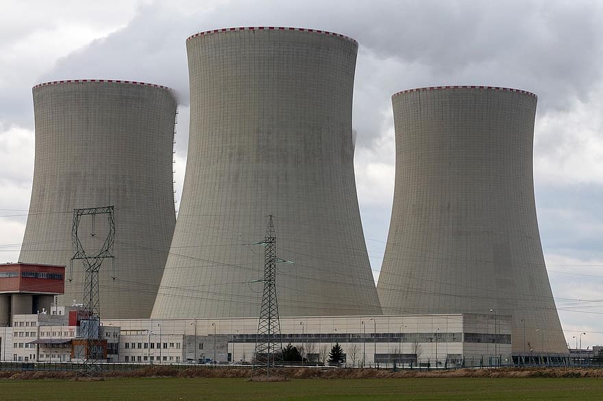 Elektrownia jądrowa, energia atomowa, wieże chłodnicze, elektrownia, energia, Transformacja energetyczna, Elektryczność, wytwarzanie energii, zużycie energii, Ceny energii elektrycznej, Ceny energii