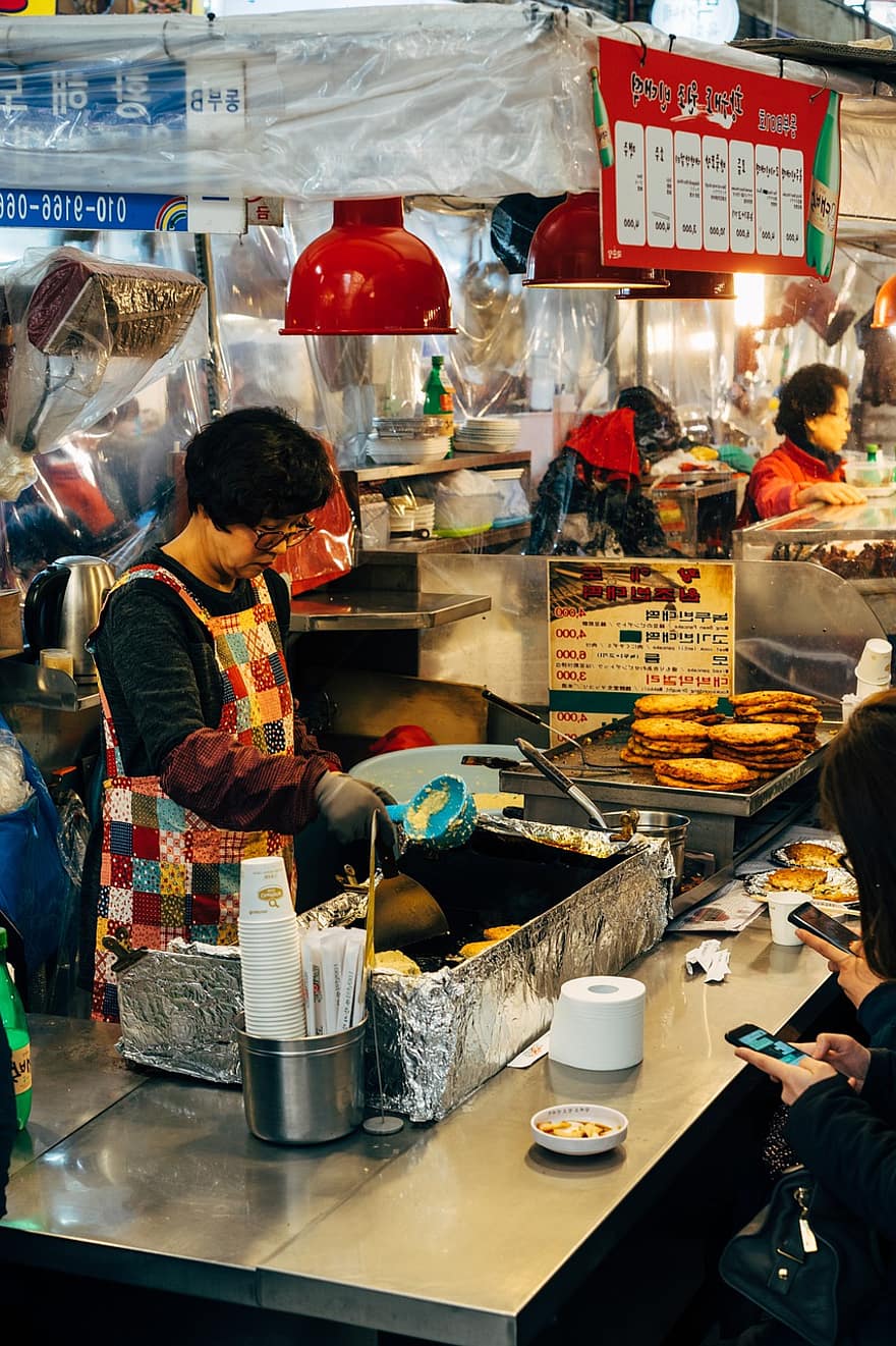 mujer, sala de mercado, cocinar, mercado, venta, crepe, Asia, Corea del Sur, Corea, comer, tradicionalmente