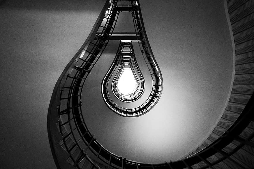 noir et blanc, Café Oriental, République Tchèque, Maison de la Vierge Noire, prague, ampoule, abstrait, forme, escalier, Voyage