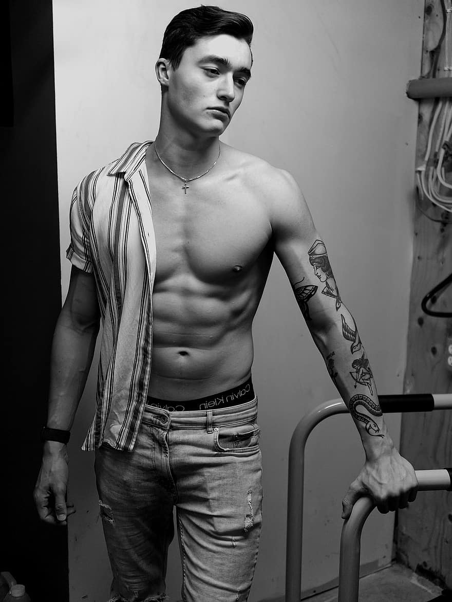 άνδρας, αρσενικός, ΧΩΡΙΣ μπλουζα, μυς, τατουάζ