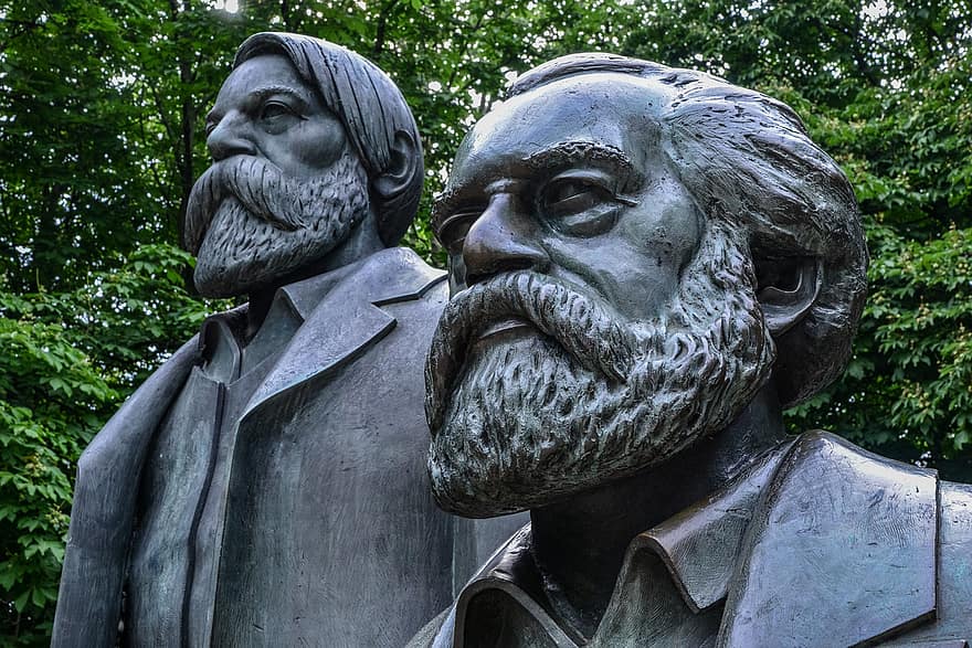 Karl Marx, friedrich engels, critique, philosophe, communisme, marxisme, statue, monument, capitalisme, classique, dialectique