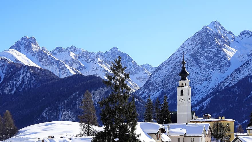 kylä, kirkko, vuoret, talvi-