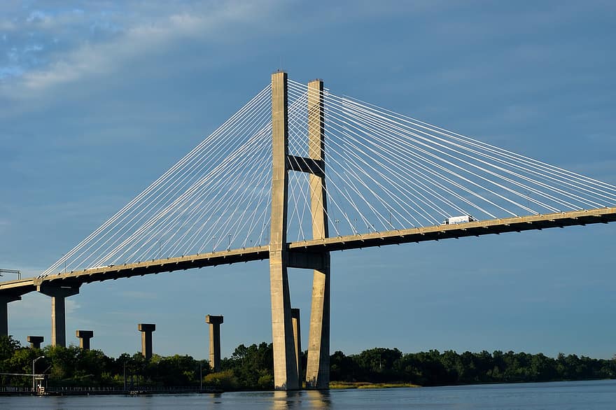 نهر ، بناء ، ماء ، هندسة معمارية ، معلم معروف ، جسر تالمادج التذكاري ، السافانا جورجيا ، وسائل النقل ، السفر