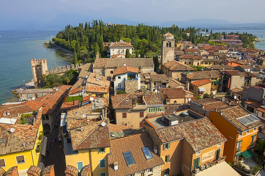järvi, katot, talot, rakennukset, kyliä, Sirmione, Lake Garda, Sirmio, Lombardia, katto, kaupunkikuvan