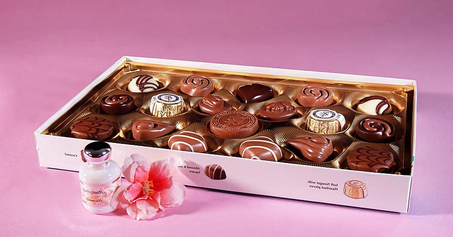 cutie de ciocolată, bomboane de ciocolată, cadou, dulce