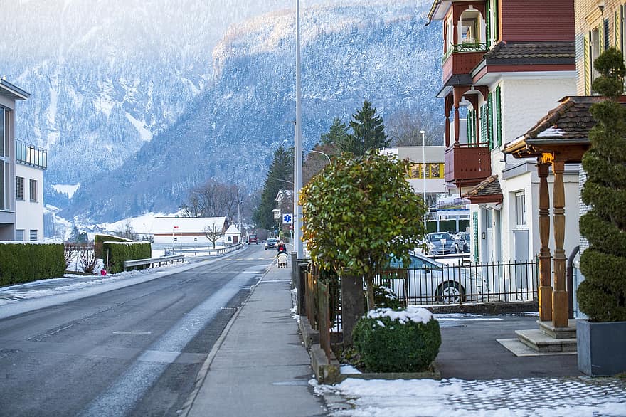 Дорога, улица, дома, кабины, деревня, снег, зима, вечер, Швейцария, архитектура, гора