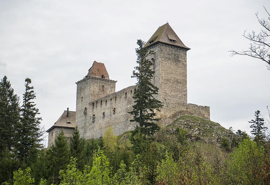 キャッスルカスパーク、要塞、城、中世の城、チェコ共和国、ボヘミア、Kašperskéhory、ボヘミアの森、シュマバ、建築、古い