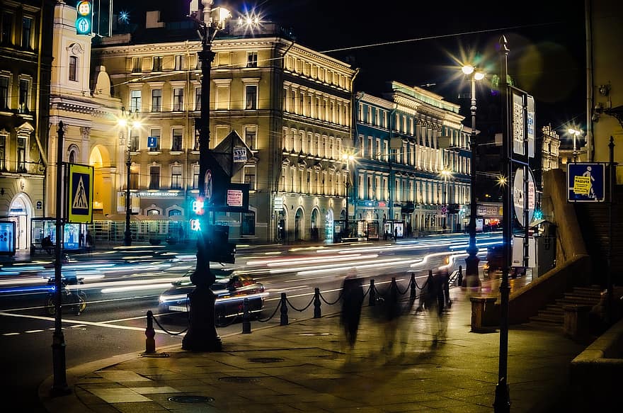 San Petersburgo, ciudad, noche, vida en la ciudad, arquitectura, tráfico, iluminado, lugar famoso, oscuridad, paisaje urbano, exterior del edificio