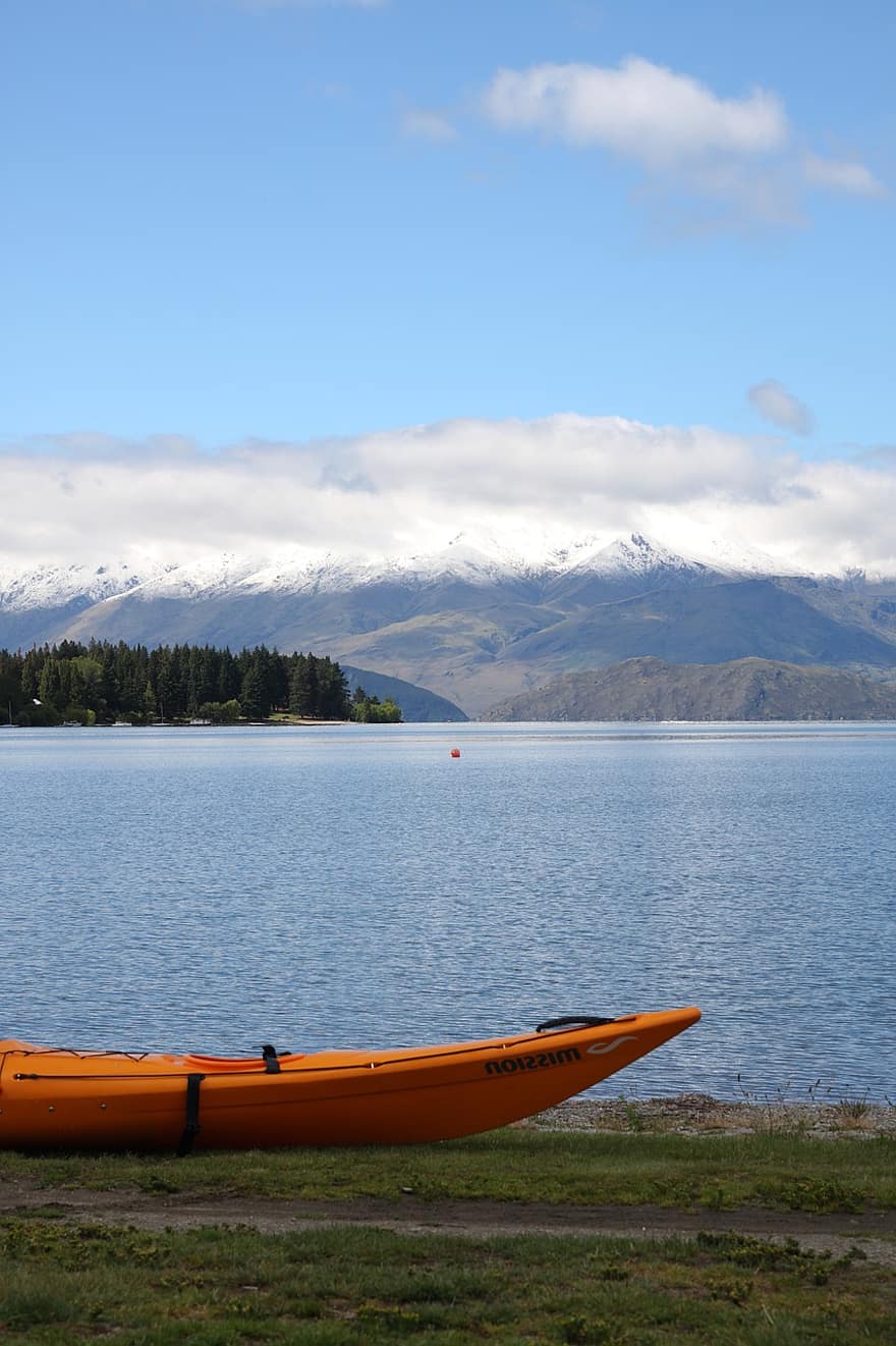 езеро, каяк, нова Зеландия, езеро Ванака, банка, крайбрежие, вода, природа, панорамен, планини, южен остров