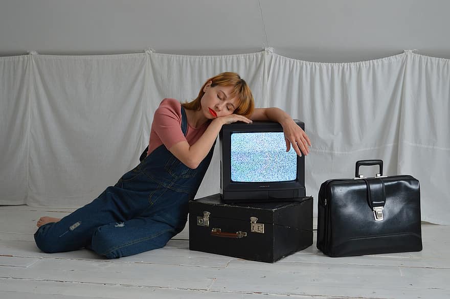 Woman, Television, Vintage, Retro, Old Tv, Old Things, Suitcases, Bags, Girl With Tv, Fashion, Denim Jumpsuit
