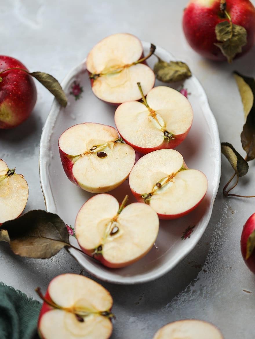 elmalar, dilimlenmiş elma, dilimlenmiş meyveler