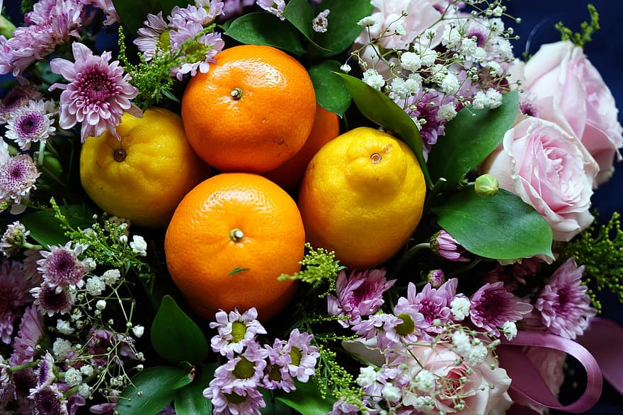 Blumen, Früchte, Strauß, Zitronen, Orangen, Zitrusfrüchte, Chrysanthemen, Rosen, Blumenschmuck, Lebensmittel, organisch