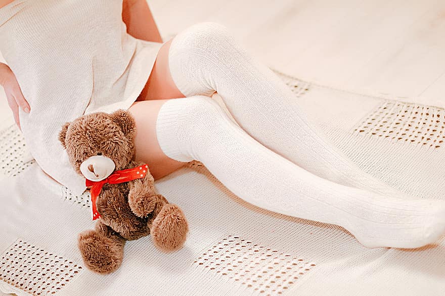 chân, chân trần, gấu bông, người phụ nữ trẻ, cô gắi dễ thương, đầu gối, Vải, quà tặng, Teddy, đồ chơi, ngày lễ tình nhân