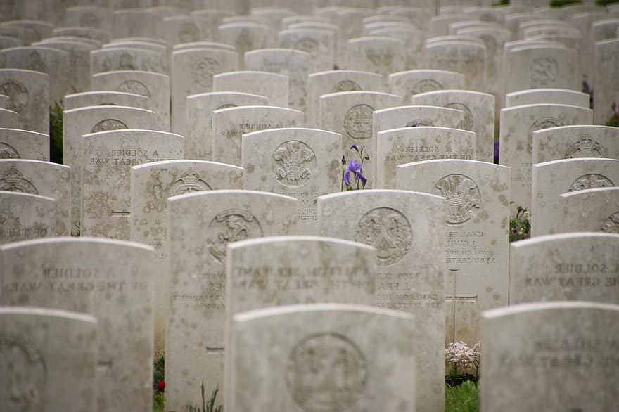 sotilaallinen hautausmaa, muistomerkki, hauta, ensimmäinen maailmansota, hautakivet, hautausmaa, Somme, Ranska, WW1, brittiläinen, sotilaat
