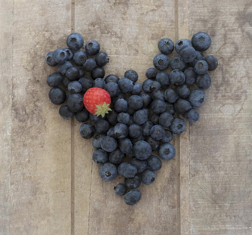 blåbär, jordgubbe, hjärta, form, saftig, frukt, bär, hälsosam, vitaminer, ljuv
