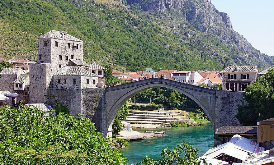 Fluss, Brücke, Berge, mostar, Bosnien, Herzegowina, neretva, Balkan, Urlaub, Besichtigung, die Architektur