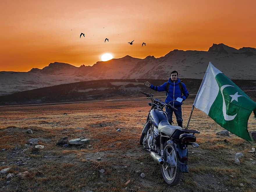 bicyclette, Pakistan, la nature, le coucher du soleil, Un magasin, drapeau, Soleil, des oiseaux, les montagnes, modèle, Gilgit Baltistan