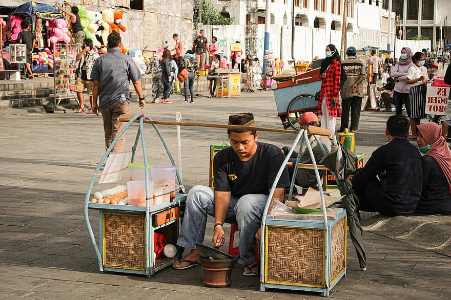 vendedor, calle, Kerak Telor, Betawi, tradicional, cultura, comida tradicional, indonesio, hombre, masculino, al aire libre