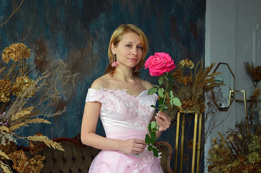 kobieta, portret, Model, sukienka, różowa sukienka, suknia, suknia balowa, Różowa suknia, różowa róża, Róża, moda