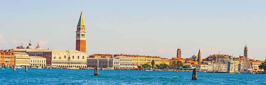 Wenecja, Miasto, woda, morze, kanał, Plac miejski, wieża, Plac Świętego Marka, pałac doży, sylwetka na tle nieba, panorama