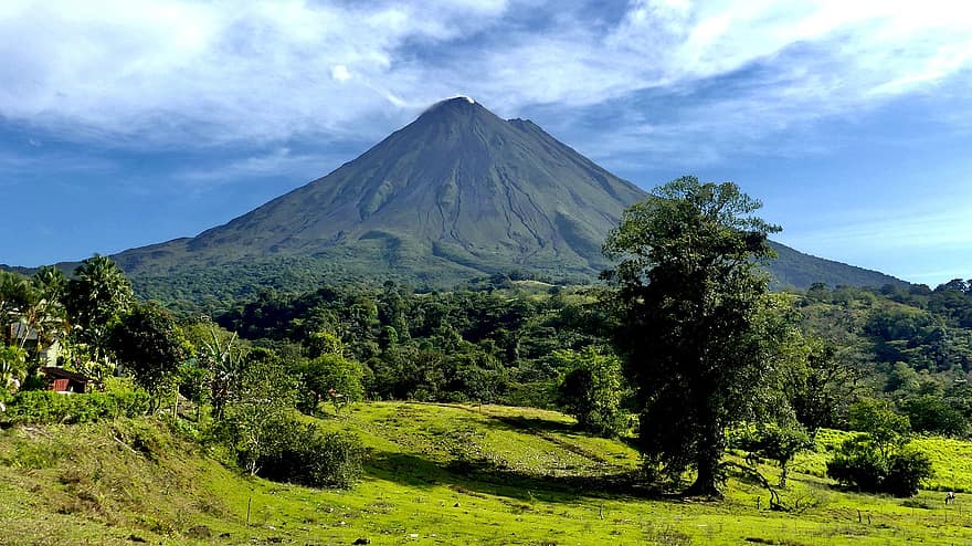 gunung berapi, Kosta Rika, Amerika Tengah, vulkanisme, alam, pemandangan, gunung, warna hijau, rumput, hutan, puncak gunung