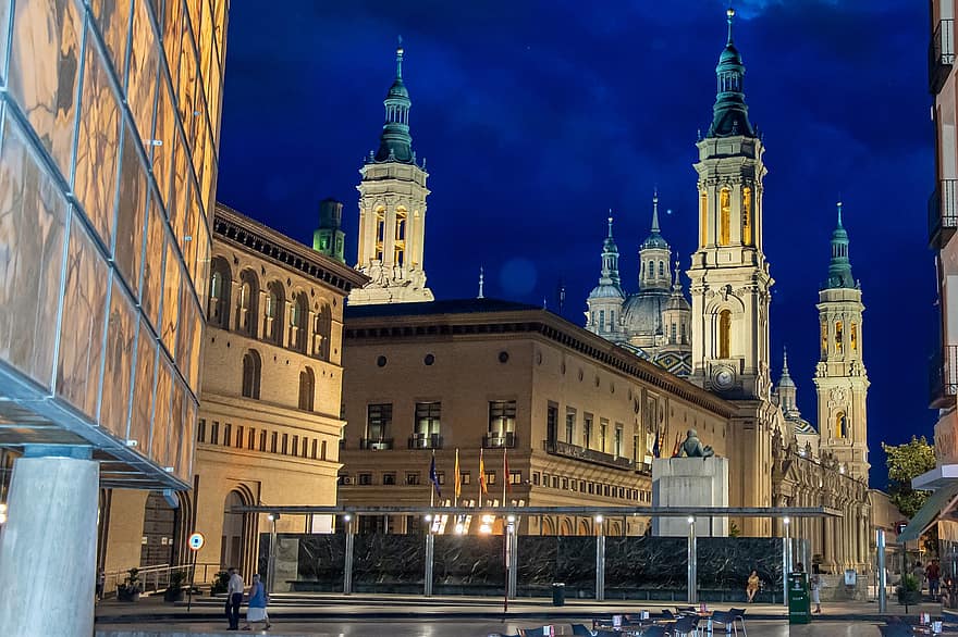 Espanha, Zaragoza, noite, cidade, arquitetura, prédios
