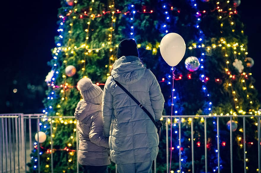 Christmas Tree, Park, Family, Happy, New Year's Eve, Christmas, Mom, Happiness, Baby, Love, Parent