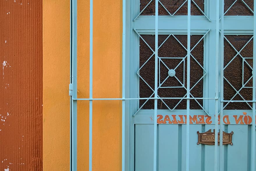 باب ، مشاوي حديد ، نافذة او شباك ، مدخل ، زاهى الألوان ، أواكساكا ، المكسيك