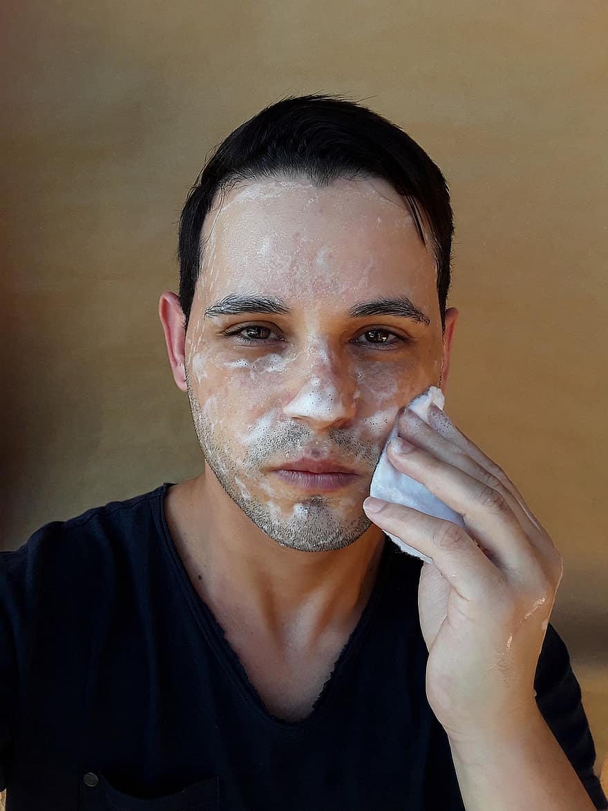 tvář, mytí, mýdlo, čištění obličeje, muž, mužský, mladý muž, portrét, péče o obličej, péče o kůži