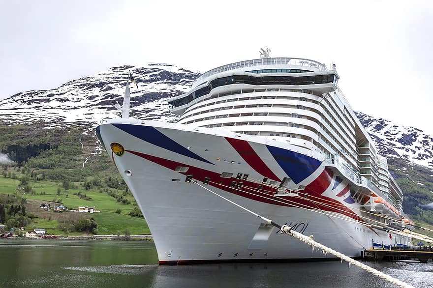 cruise, Norge, fjord, reise, eventyr, cruise liner, skip, fortøyd, Hellesylt, fjellene, nautisk fartøy