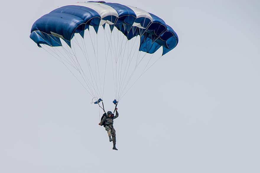 Fallschirmjäger, Fallschirm, Militär-, Feld, Extremsportarten, Sport, Männer, fliegend, Abenteuer, Risiko, Aktivität