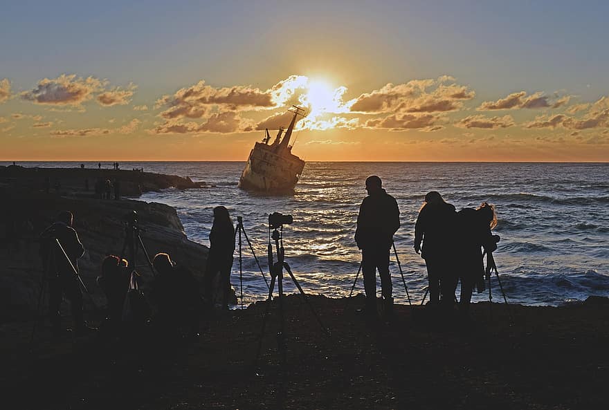 fotógrafos, por do sol, barco, naufrágio, mar, nuvens, natureza, cenário, vista do mar, homens, tripé