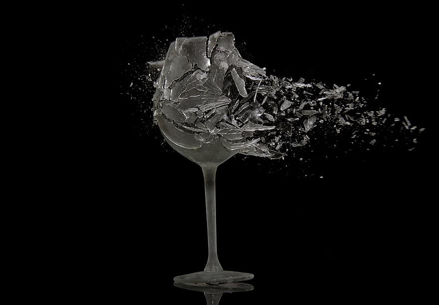 счупено, разби, чаша за вино, стъкло, сплитер, елитра, чуплив, щета, повреда на стъклото, фрагментиран