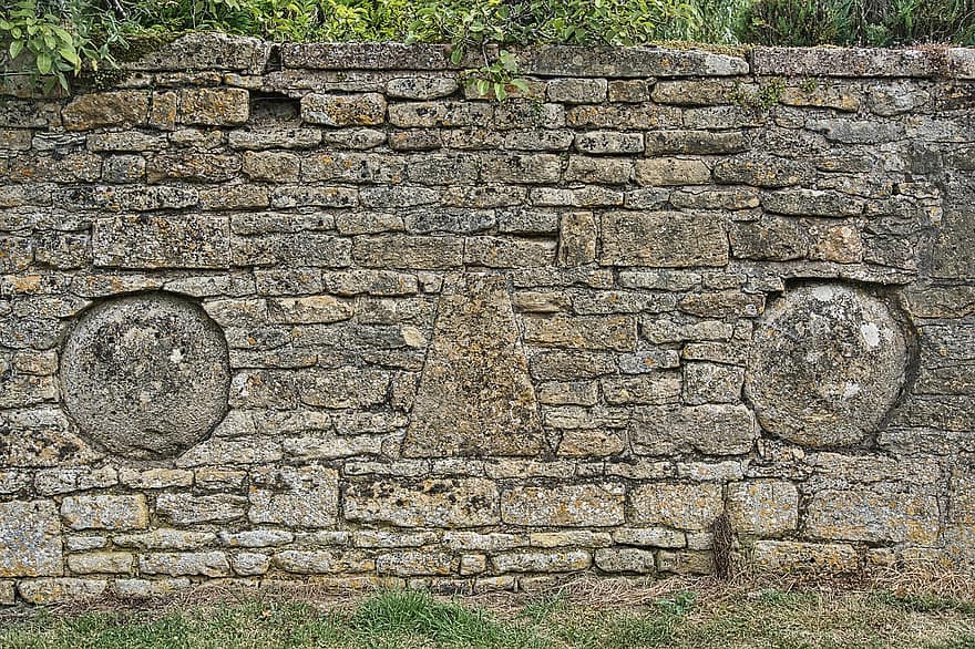 mur de pierre, mur de briques