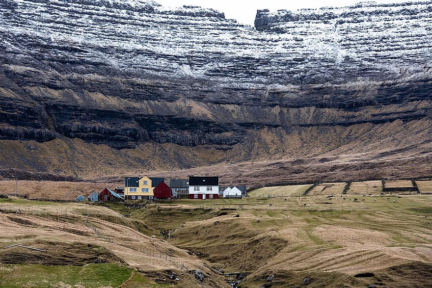 Färöer Inseln, Häuser, Berge, Natur, Landschaft, Schnee, Berg, ländliche Szene, Bauernhof, Landwirtschaft, Gebirge