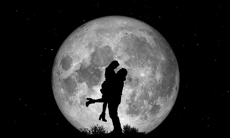 คู่, ความรัก, ดวงจันทร์, พระจันทร์เต็มดวง, กลางคืน, การสะท้อน, กอด, ดาว, ผู้หญิง, ชาย