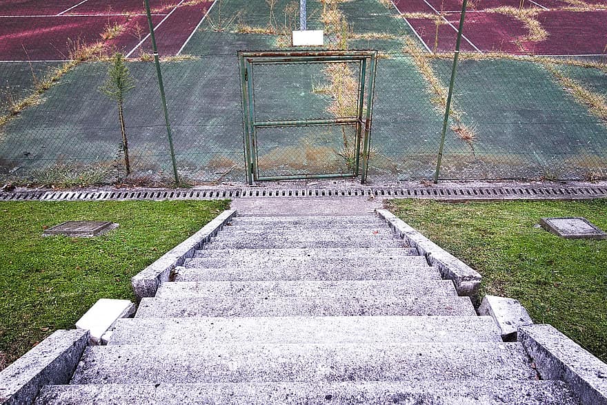 γήπεδο τέννις, σκάλες, εγκαταλειμμένος, παλαιός, βήματα, πύλη, φράκτης