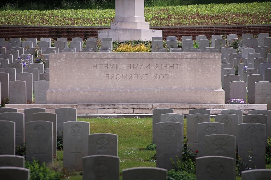 kirkegården, militær, minne, somme, Frankrike, krig, første verdenskrig, WW1, minnesmerke, gravstein, grav