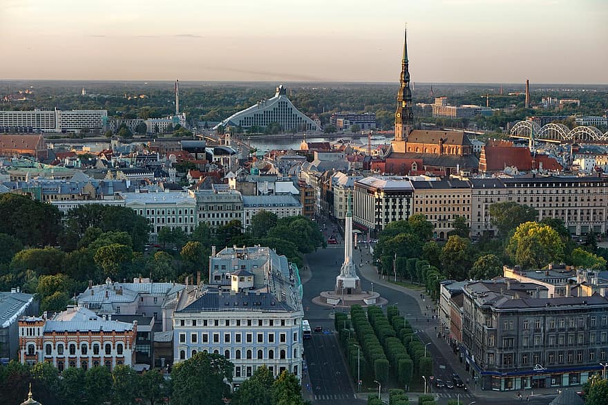 Riga, Lettonia, città, vista aerea, orizzonte, paesaggio urbano, edifici, città vecchia, vista a volo d'uccello