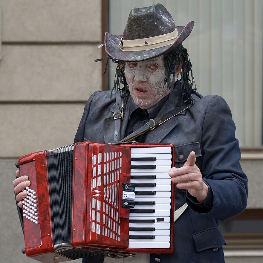 Man, Adult, Makeup, Vintage Clothes, Actor, Artist, Playing, Accordion, Public Place, Show, Holiday