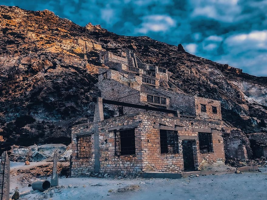 restos, minas de azufre, mina abandonada, Edificio abandonado, nublado, vieja ruina, arruinado, antiguo, abandonado, arquitectura, montaña