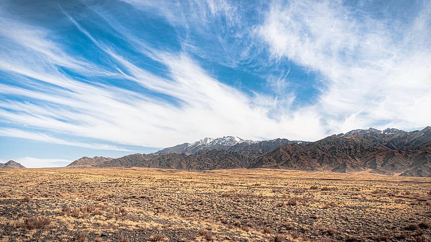 新疆、砂漠、山岳、山脈、風景、不毛、スカイスケープ、cloudscape、地平線