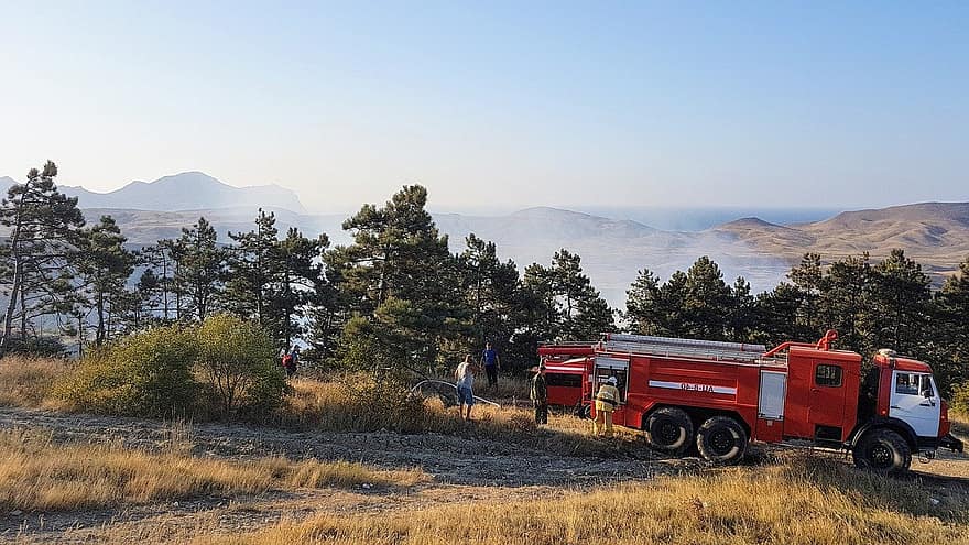 Crimea, chữa cháy, cháy rừng, núi