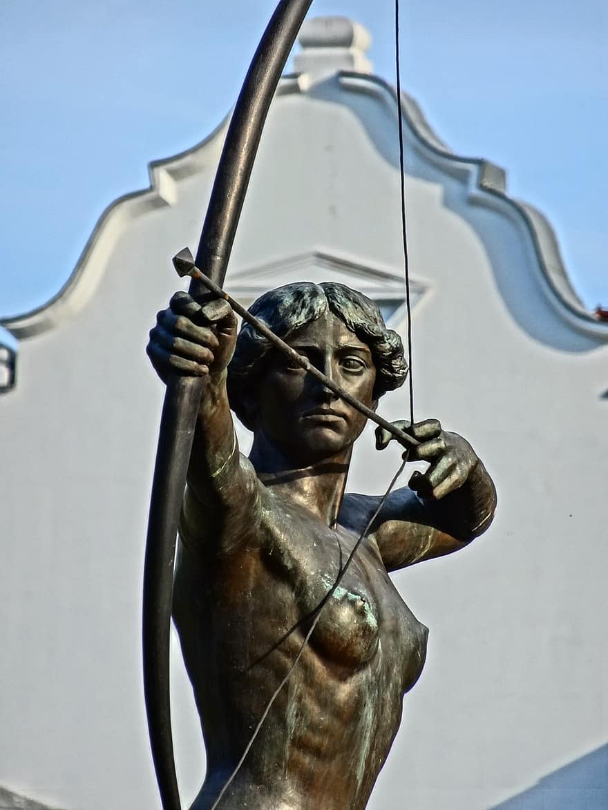 luczniczka, Bydgoszcz, प्रतिमा, मूर्ति, आकृति, कलाकृति, पार्क, धनुष और बाण, धनुराशि, ग्रे तीर