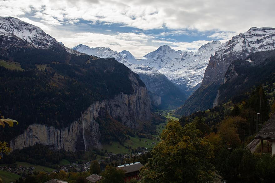 montagne, valle, foresta, cascata, gola, scogliera, cielo, escursioni a piedi, Wengen, lauterbrunnen, Svizzera