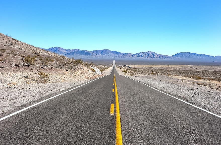 carretera, desert, asfalt, conduir, ruta, manera, paviment, línia groga, muntanyes, paisatge, muntanya