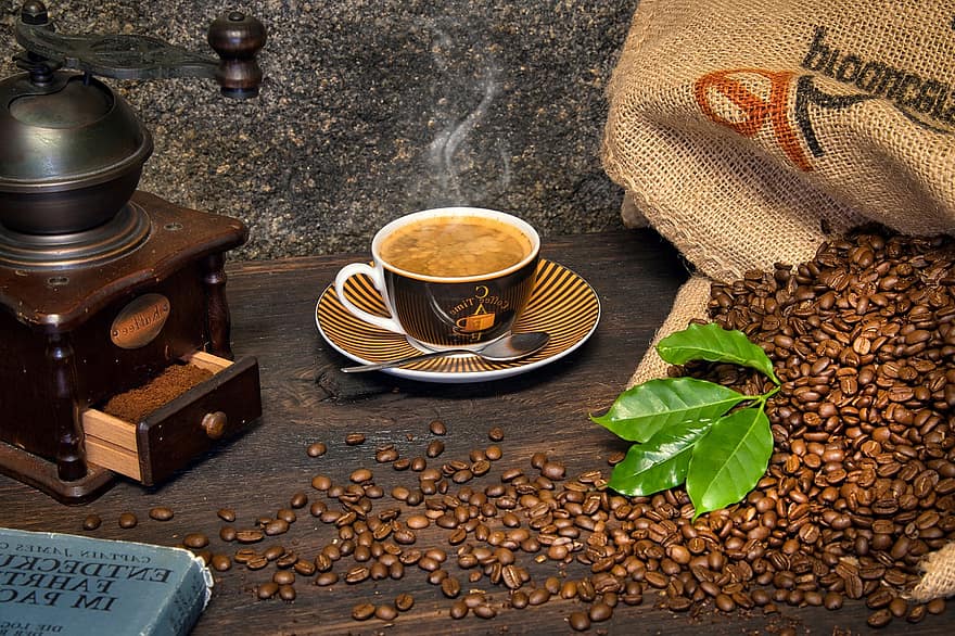caffè, caffetteria, caffettiera, chicchi di caffè, macinacaffè, sacco di caffè, legna
